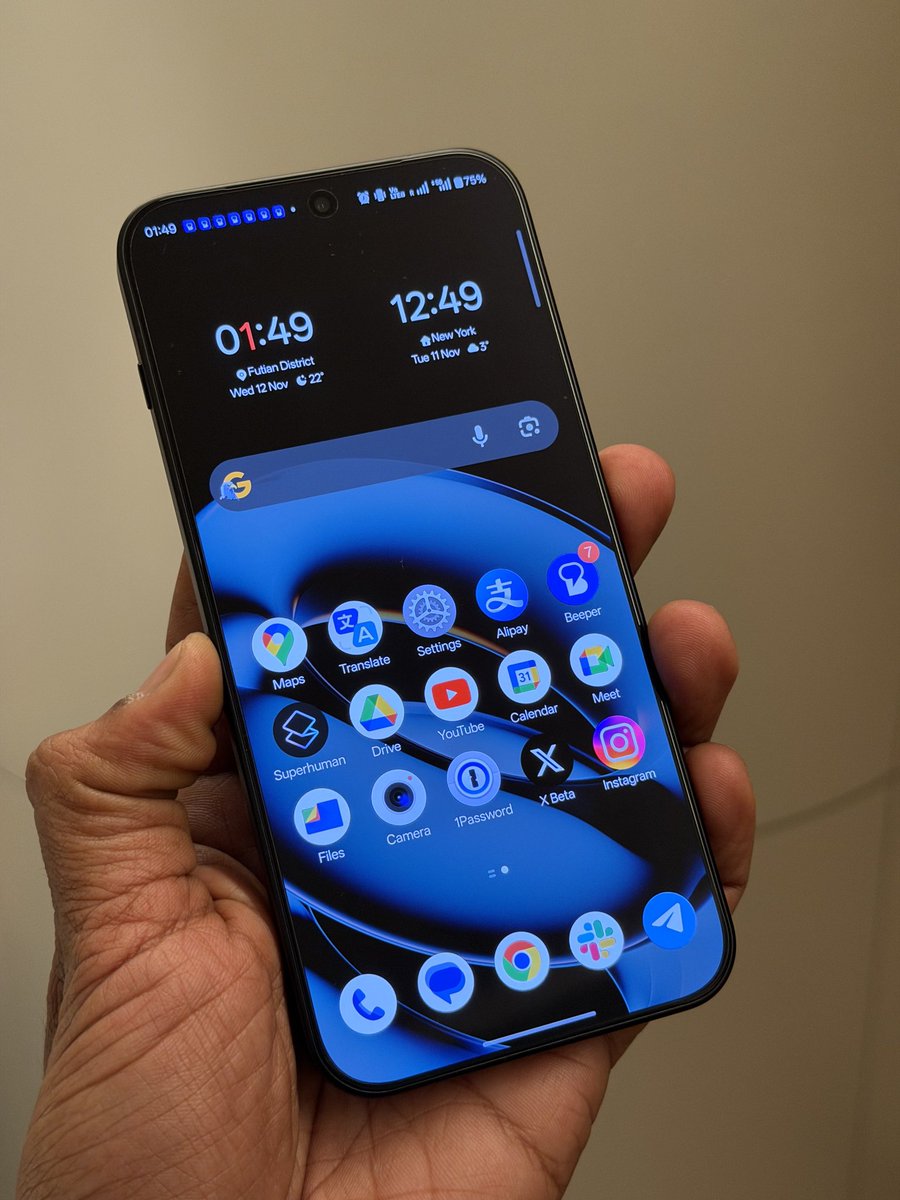 djeduhmaks's tweet image. Wanaume wanabeba machines kama izi, iPhones wachia baddies 😂😂