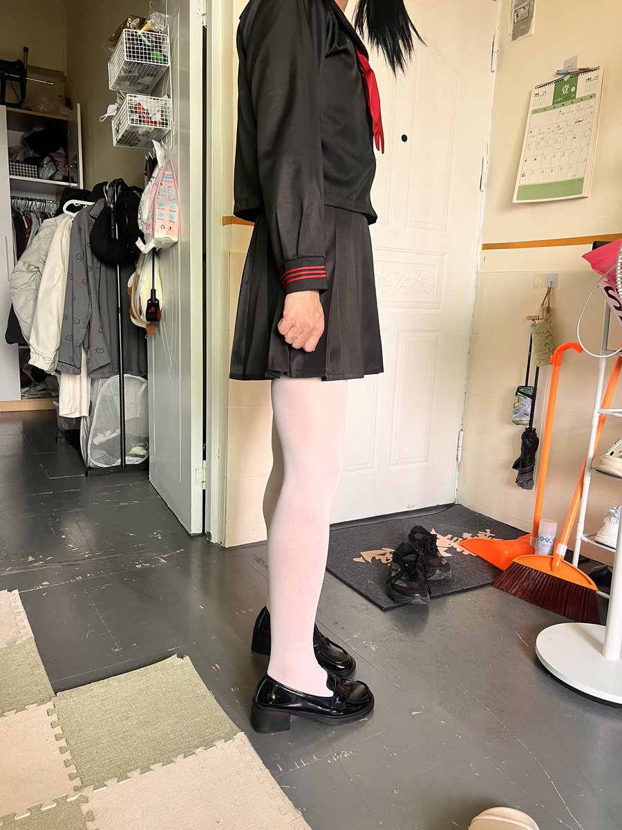QingQingBJ's tweet photo. 纪念第一次女装 https://t.co/6f8RQ6jvDT