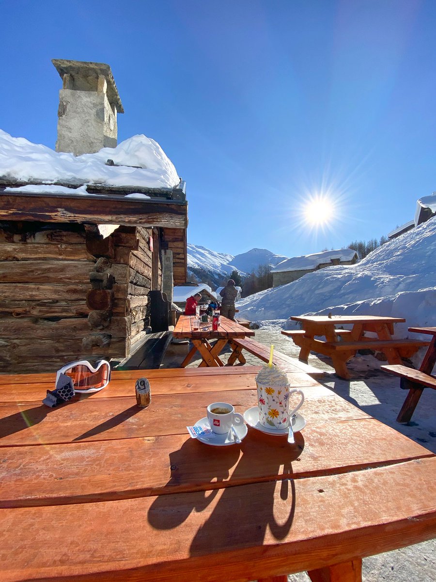 Livigno.
Perla de los Alpes italianos. 🇮🇹

👉magazine.wideoyster.com/es/long-reads/…