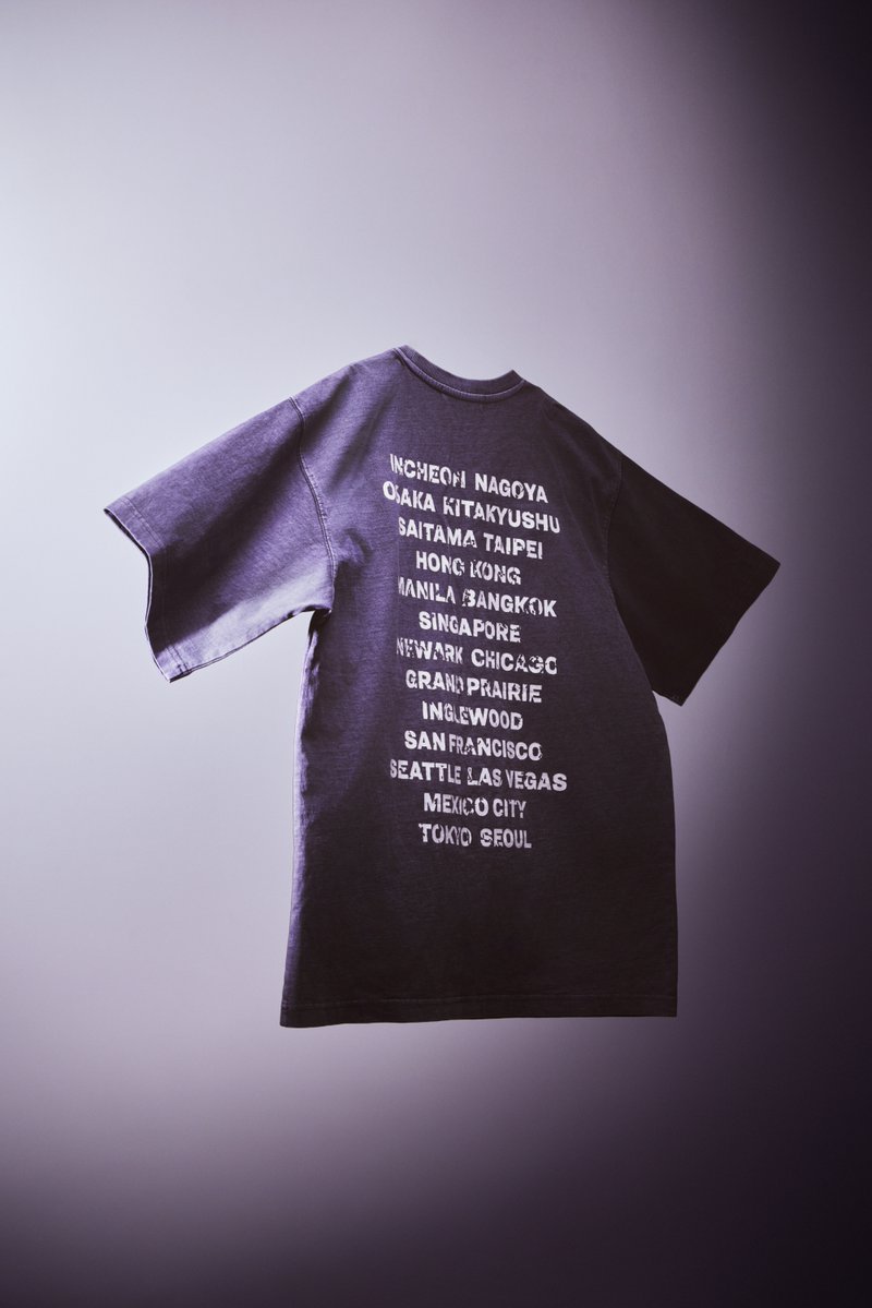 HYBE_MERCH's tweet image. LE SSERAFIM EASY CRAZY HOT ENCORE TOUR Official Merch.
Concept Photo (1/3)

💜 상품 공개: 2026. 01. 19. 11AM(KST)
📆 판매 오픈: 2026. 01. 20. 11AM(KST)
📍@weverseshop

#LE_SSERAFIM #르세라핌
#EASY_CRAZY_HOT
#EASY_CRAZY_HOT_ENCORE
#EASY_CRAZY_HOT_IN_SEOUL