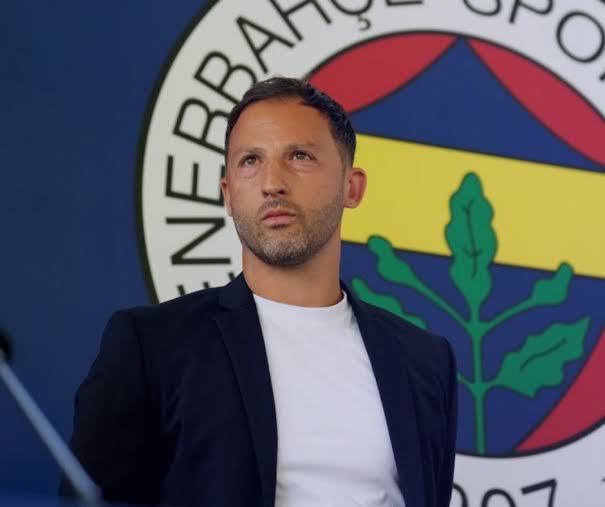 fenerlimete09's tweet photo. Sen ne başardığının farkında mısın,
Her konuda 50 parça olan taraftar bir sende bölünmedi,
Çoluğu çocuğu genci yaşlısı kadını erkeği hepsi sana aşık... https://t.co/RfnrvMtO8A