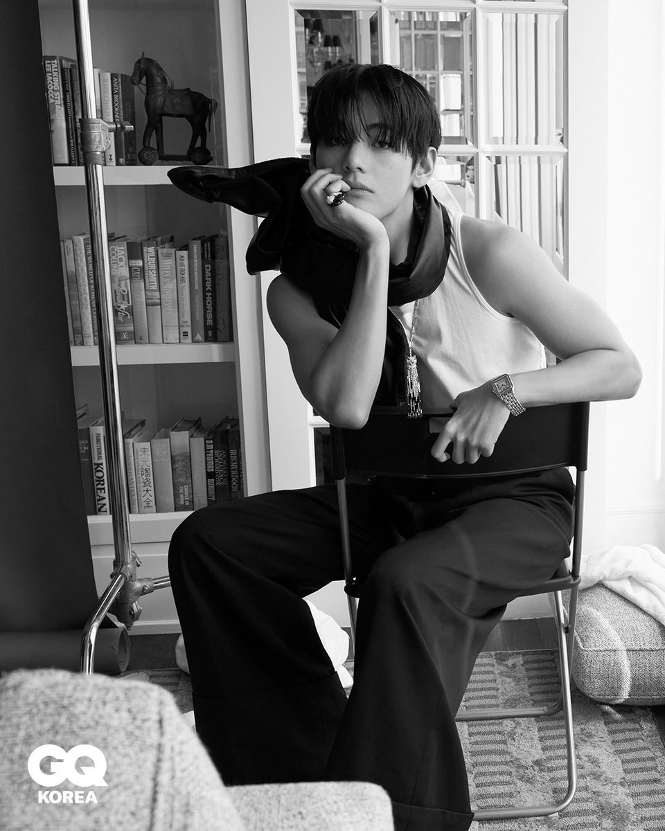 THVCHARTMASTER's tweet image. GQ: If you were asked about something beautiful that you often look at, like the jewelry and watch you wore for today's shoot, what would come to mind?

🐻: Our ARMY. They're always curious and something I want to see. I can't think of anyone else besides ARMY.