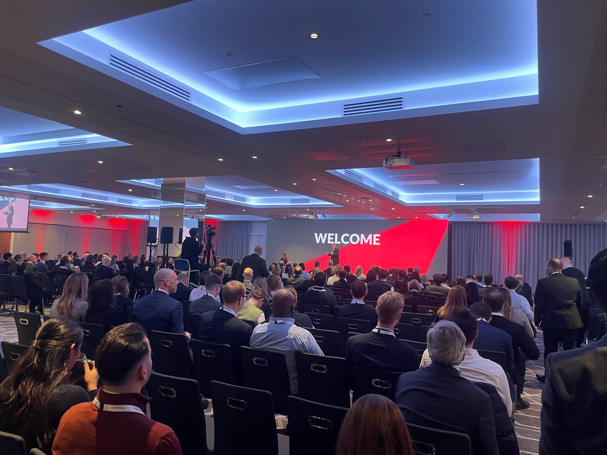 FitchRatings's tweet image. Kicking off #CreditOutlook2026 London! Ian Linnell, President, #FitchRatings opened the event, and we look forward to sessions on the macroeconomic, sector &amp;amp; sovereign outlooks, innovation in credit, sustainable #DCM &amp;amp; cross-sector dynamics. Visit our booth if you're attending!