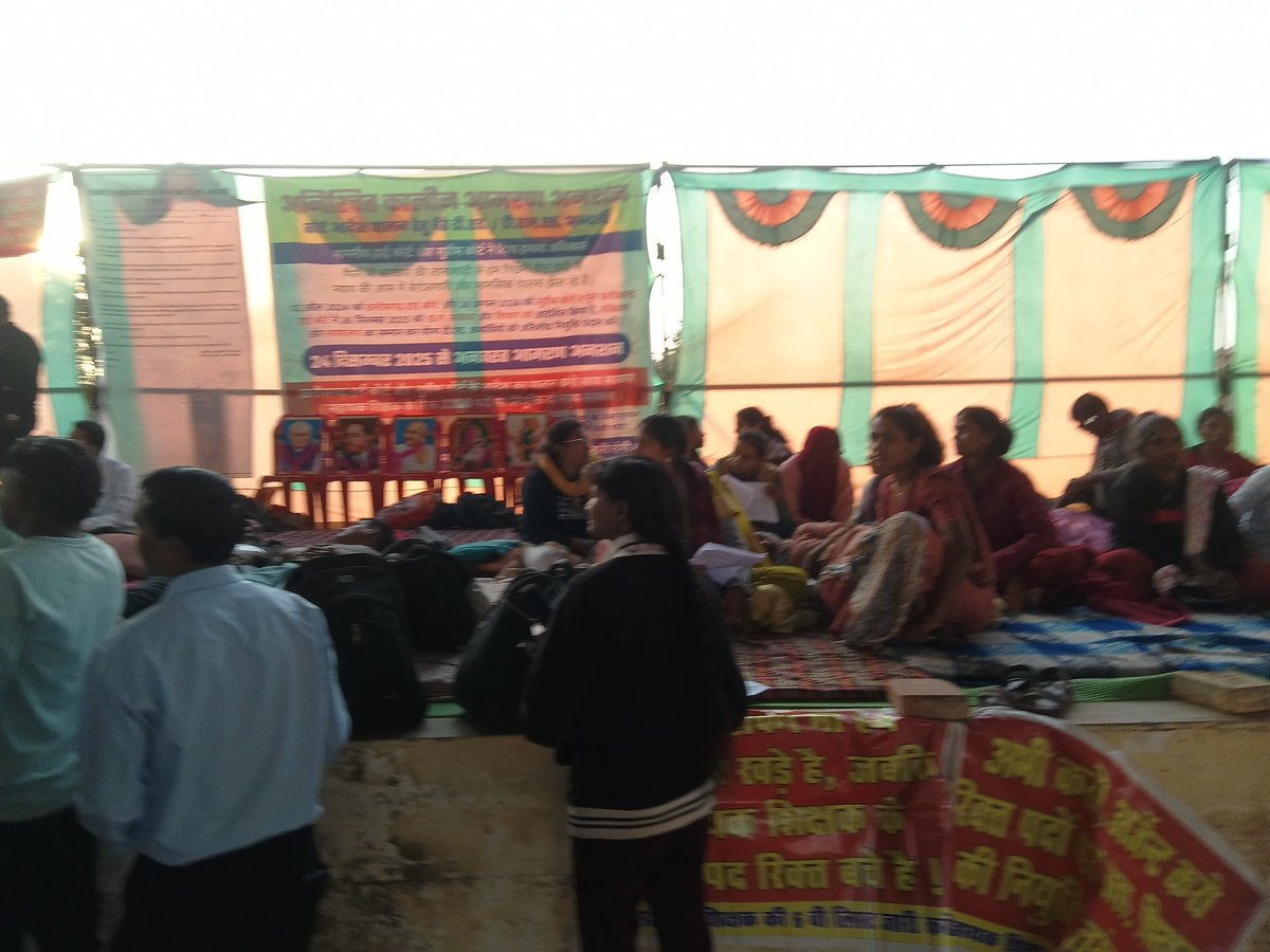 <a href="/vijaysharmacg/">Vijay sharma</a> हमर कवर्धा के शान भैया विजय शर्मा, मंत्री तो आप अभी बने हाव , मोर तो हमेशा से ही हीरो हाव, मैं आप ला अपन आइडल मंथव, भैया अब आप पद मा हाव हमेशा न्याय के लिए आगे aaths , #डीएड वाले के न्याय पाए के बाद भी ,सड़क मा हे भैया! पद भी बचे हे आऊ योग्यता भी , दे दे विनती हे।
मर जाहि गा 🥺