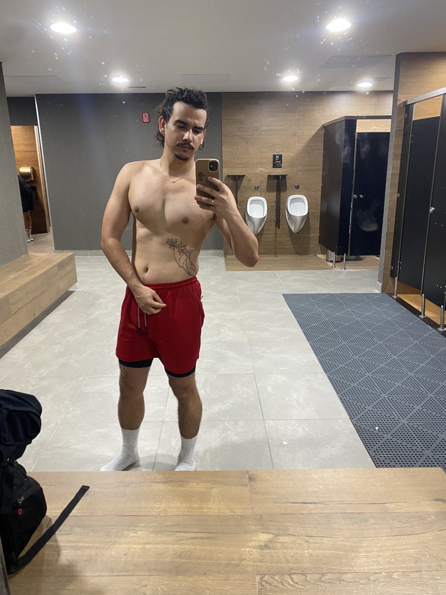 Necesito definir !!! 
Pero igual me gustaron ambas 🫦