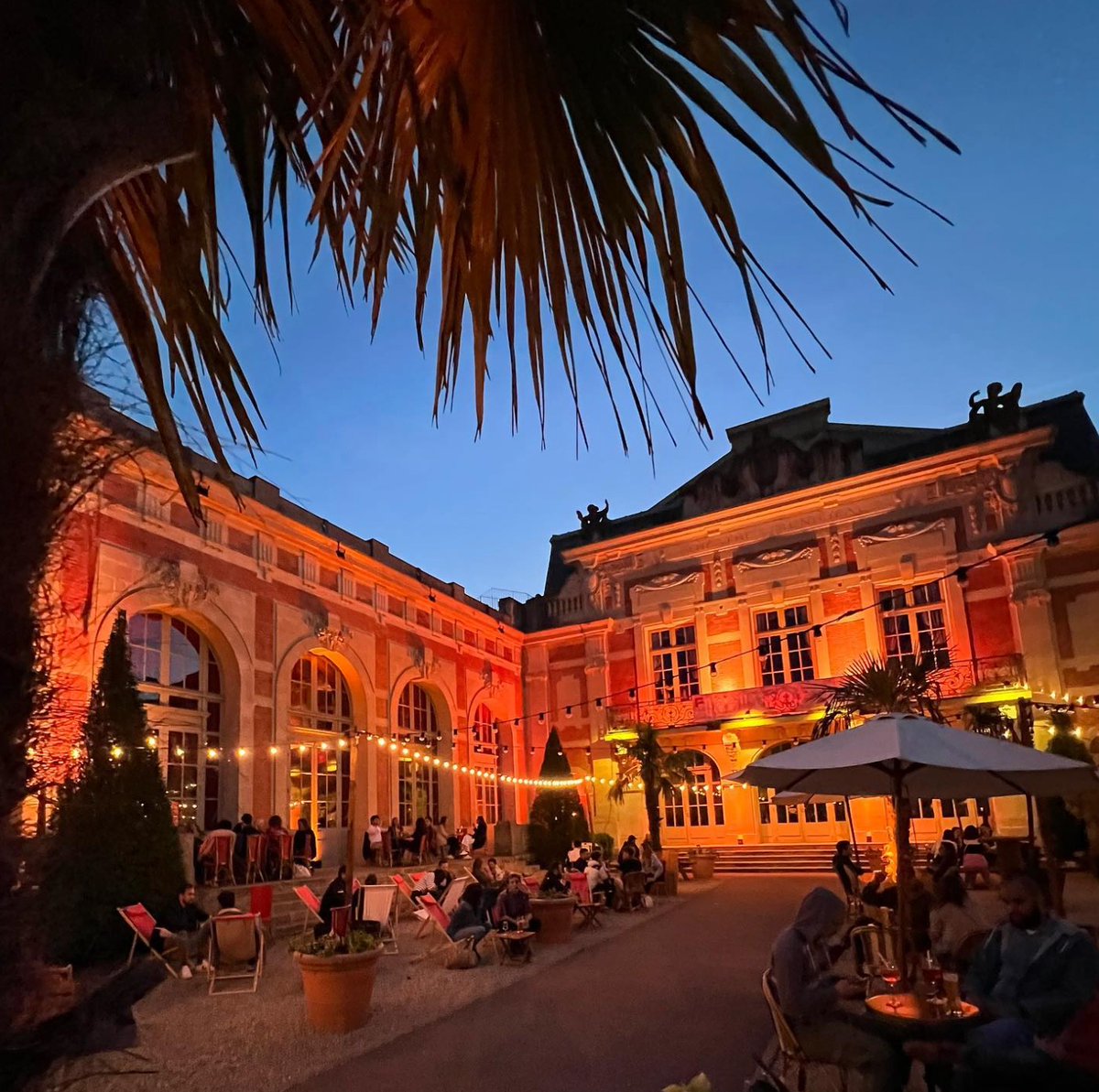 VilledeFbleau's tweet photo. 🍹La Ville informe qu’un avis d’appel public à manifestation d’intérêt concurrente est ouvert pour l’occupation temporaire du domaine public, en vue de l’installation d’un bar éphémère sur le parvis du Théâtre.

> Candidatures jusqu'au 15 février 2026.
ℹ️https://t.co/nb0WtTLtjt https://t.co/IOs5hQyNR5
