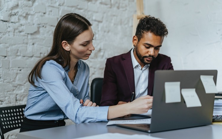 legalnewsfrance's tweet image. Confidentialité des consultations des juristes d'entreprise : adoption au Sénat
#JuristesdEntreprise #Confidentialité #Consultation
legalnews.fr/professions/av…