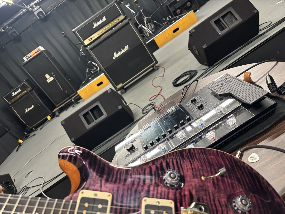 今後の為の音作りDAY！
ライブハウスで音作りとか贅沢！

#尼崎バース
#line6
#helixstadium
#prs