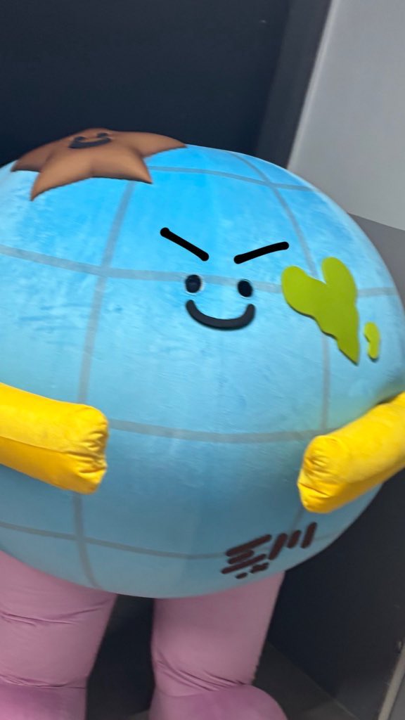 f4188m's tweet image. ตอนวีน                                    ตอนรู้ว่าดูวันผิด