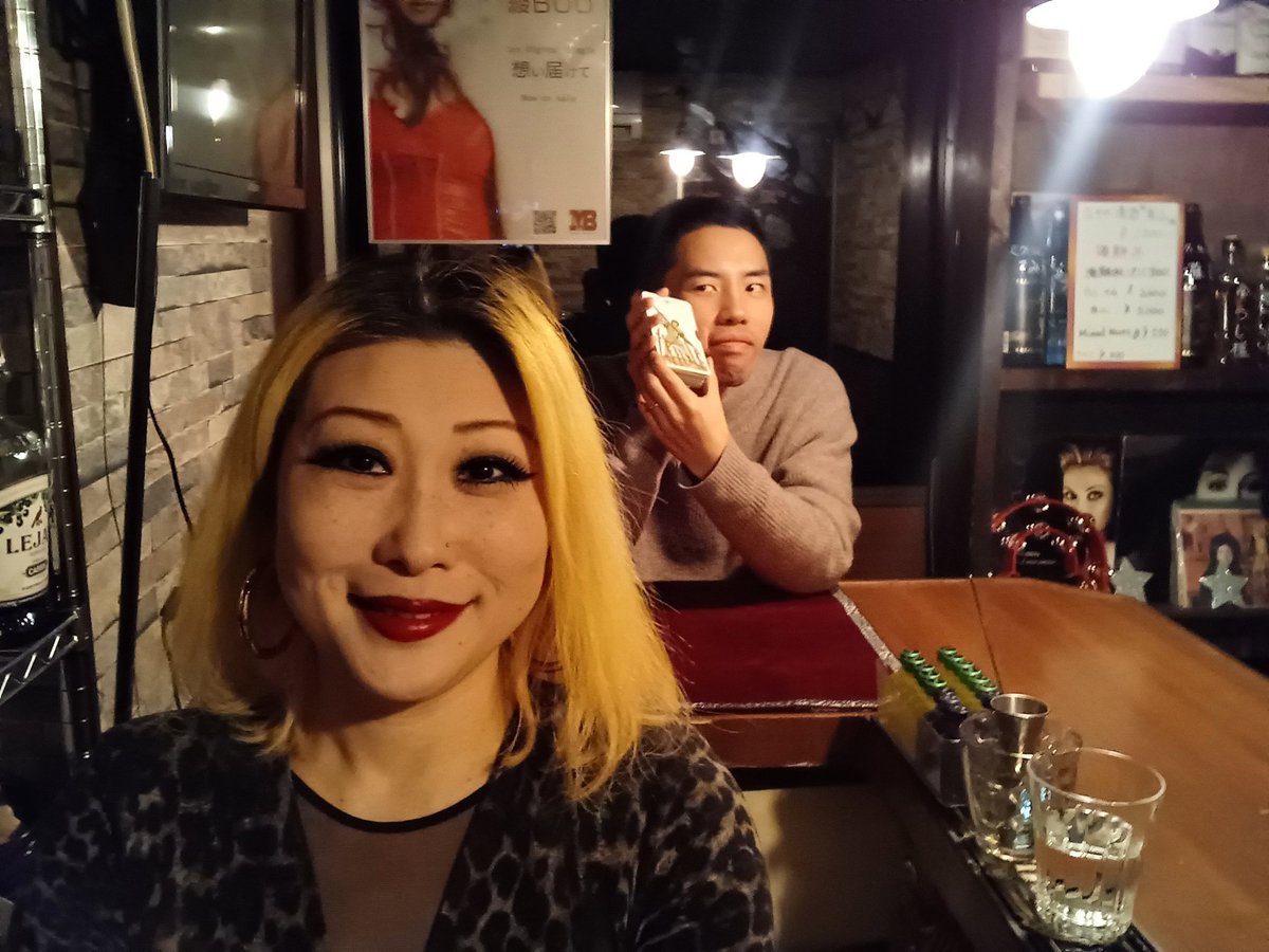 ラジオのパーソナリティーもやってる勝太君と、待ってまーす🔮
今年の運勢を占おう✨
#mixedbase #二丁目　#新千鳥　#カラオケ　#レコード　#女装　#mixbar  #占い　#ミュージックバンカー