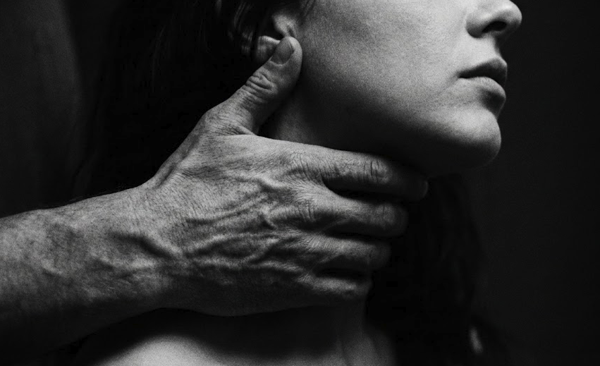 Diversa_Mente's tweet image. Quell’attimo sospeso in cui il contatto diventa linguaggio
#blackandwhitephotography #PhotoTwitter #Intimacy