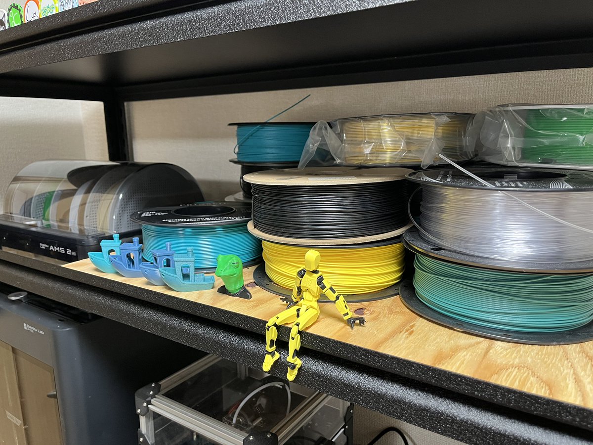 takufrog's tweet image. ゴリララック✖️P1Sの組み合わせ
短い天板を切り出すことで収まりが良い

#bambulab
#P1S
#3Dプリンター
#ゴリララック