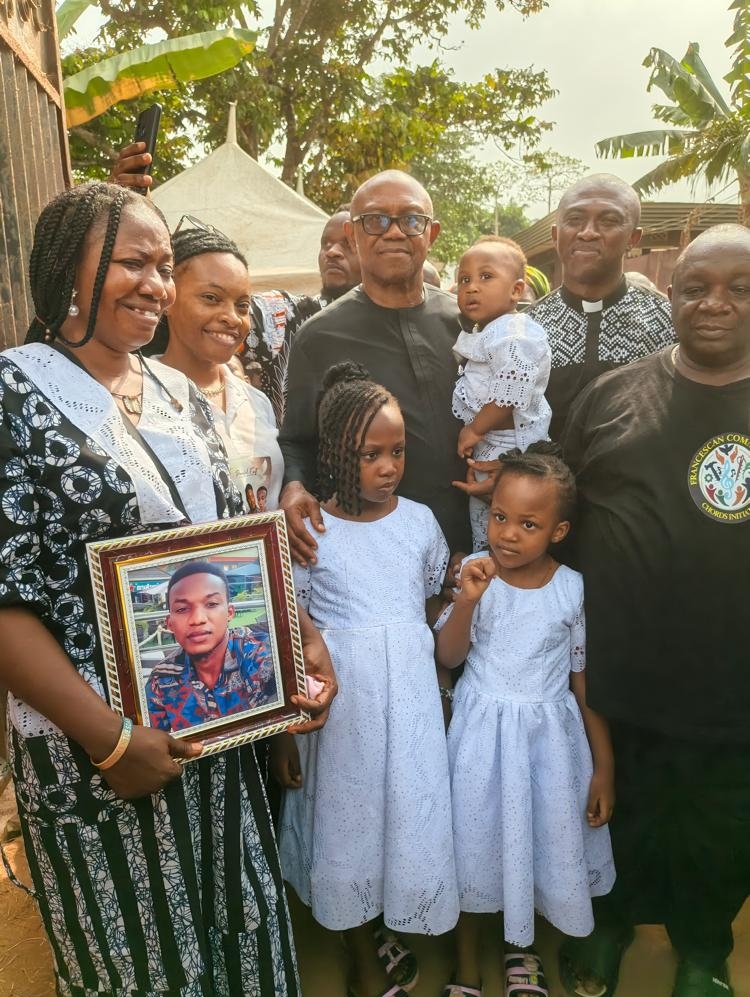 PeterObi's tweet image. Yesterday, I attended a deeply emotional and heartbreaking burial of three siblings, Stephen Onyeka Omatu, Casmir Nnabuike Omatu, and Collins Kenechukwu Omatu, the three young brothers whose lives were cruelly cut short in the Great Nigeria Insurance building fire in Lagos,…