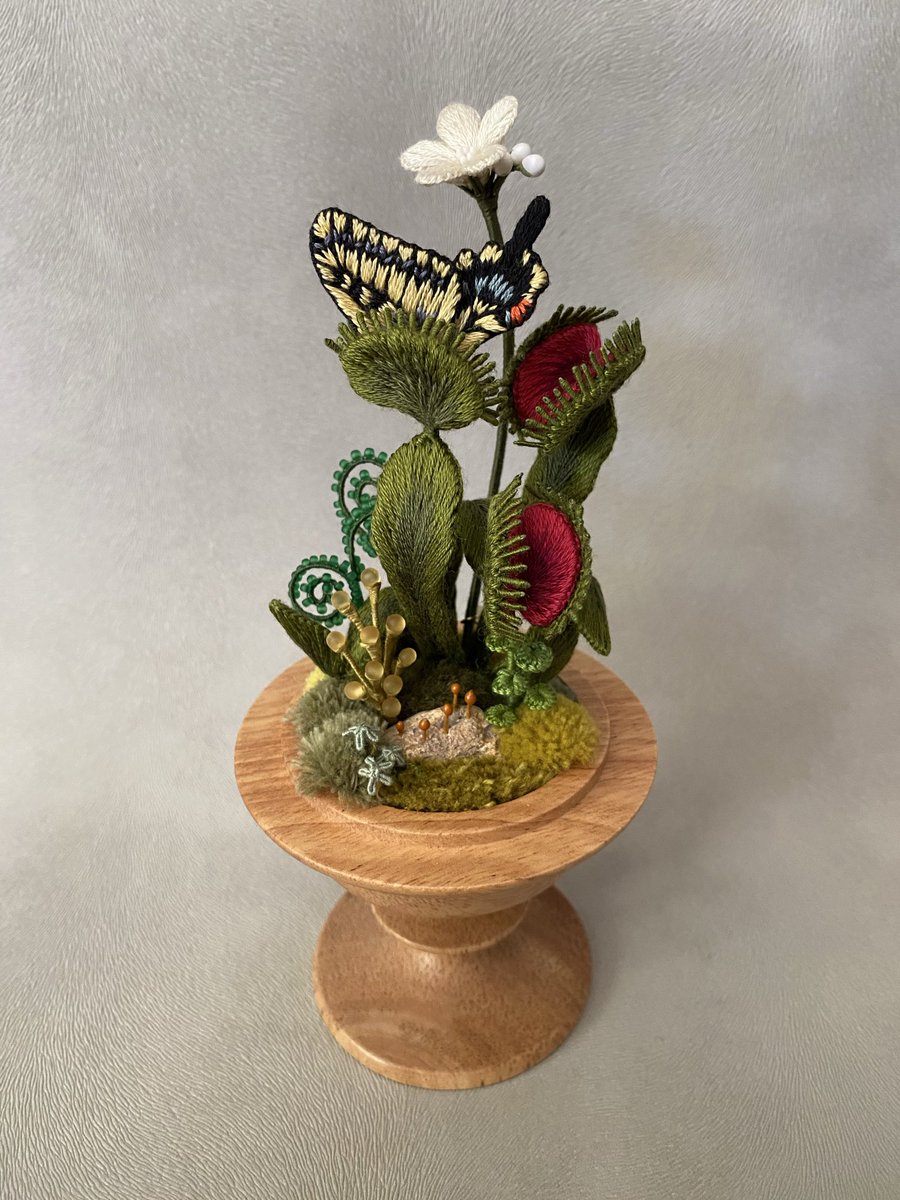 kippermum's tweet image. #多分私しかやってない

立体刺繍で食虫植物に食べられている昆虫を制作しております🪴🦋