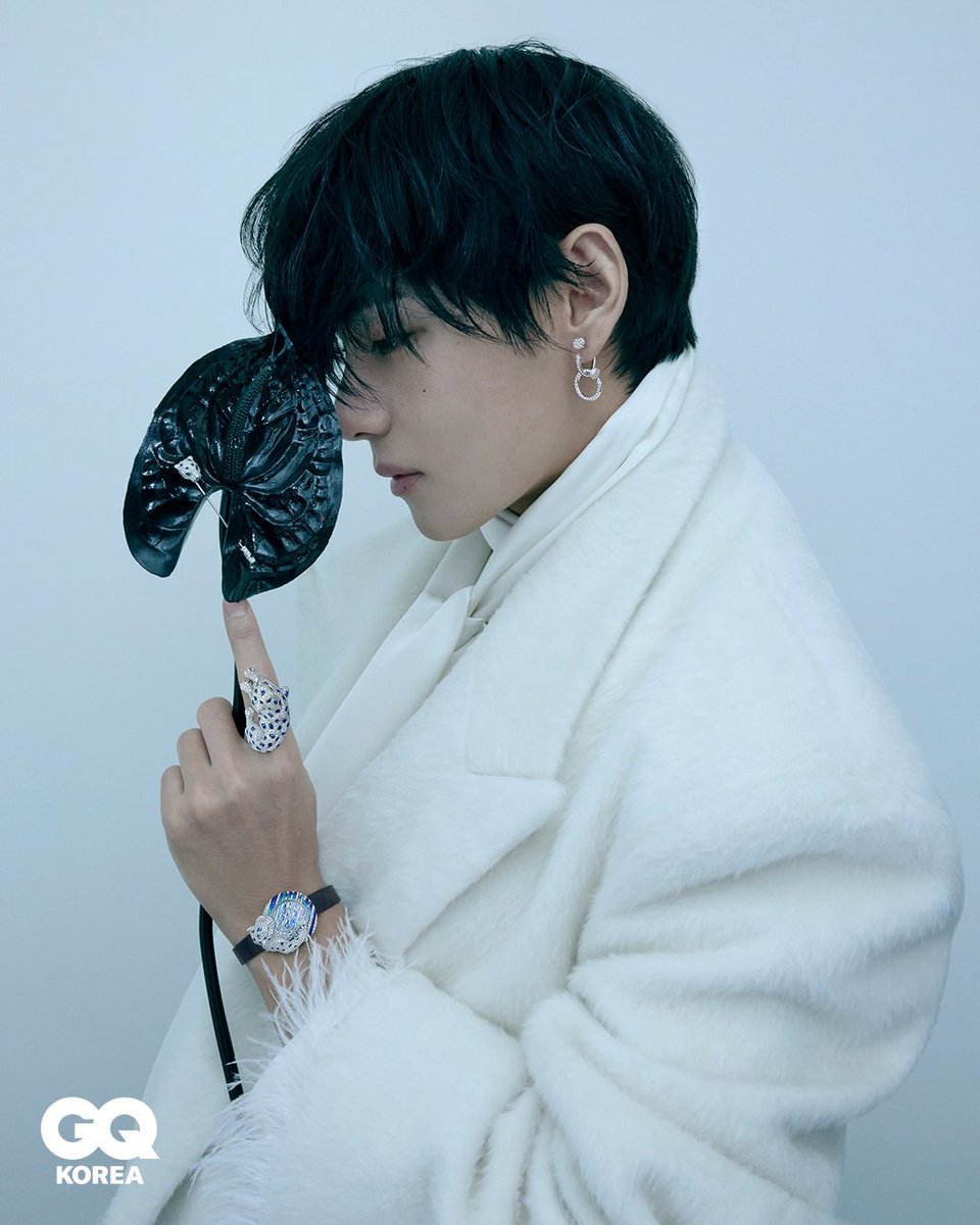 THVCHARTMASTER's tweet image. “For me, it's just fun! It's like role-playing, and I think various personas naturally”