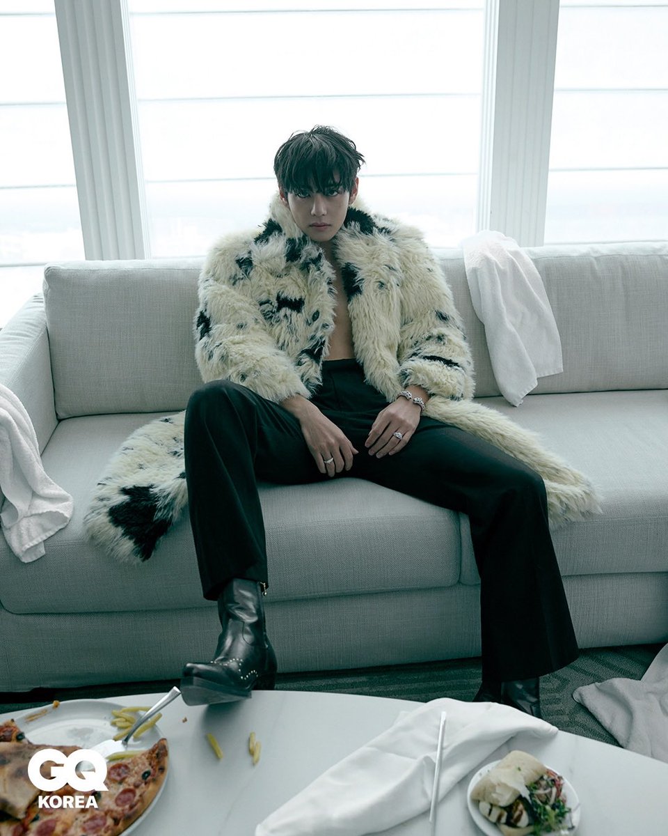 THVCHARTMASTER's tweet image. “For me, it's just fun! It's like role-playing, and I think various personas naturally”