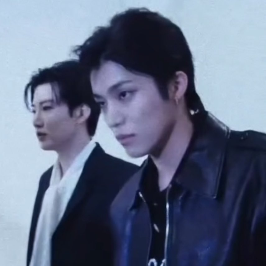 jexngwxx's tweet image. WHO ARE WE FIGHTING