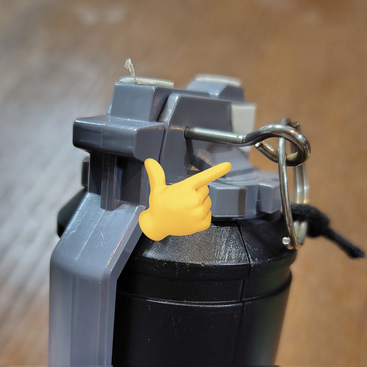 SigTwoHand's tweet image. ピンがあると、片手で操作(起動)ができないので、マジテ式にしてピンをオミットしてくスタイル