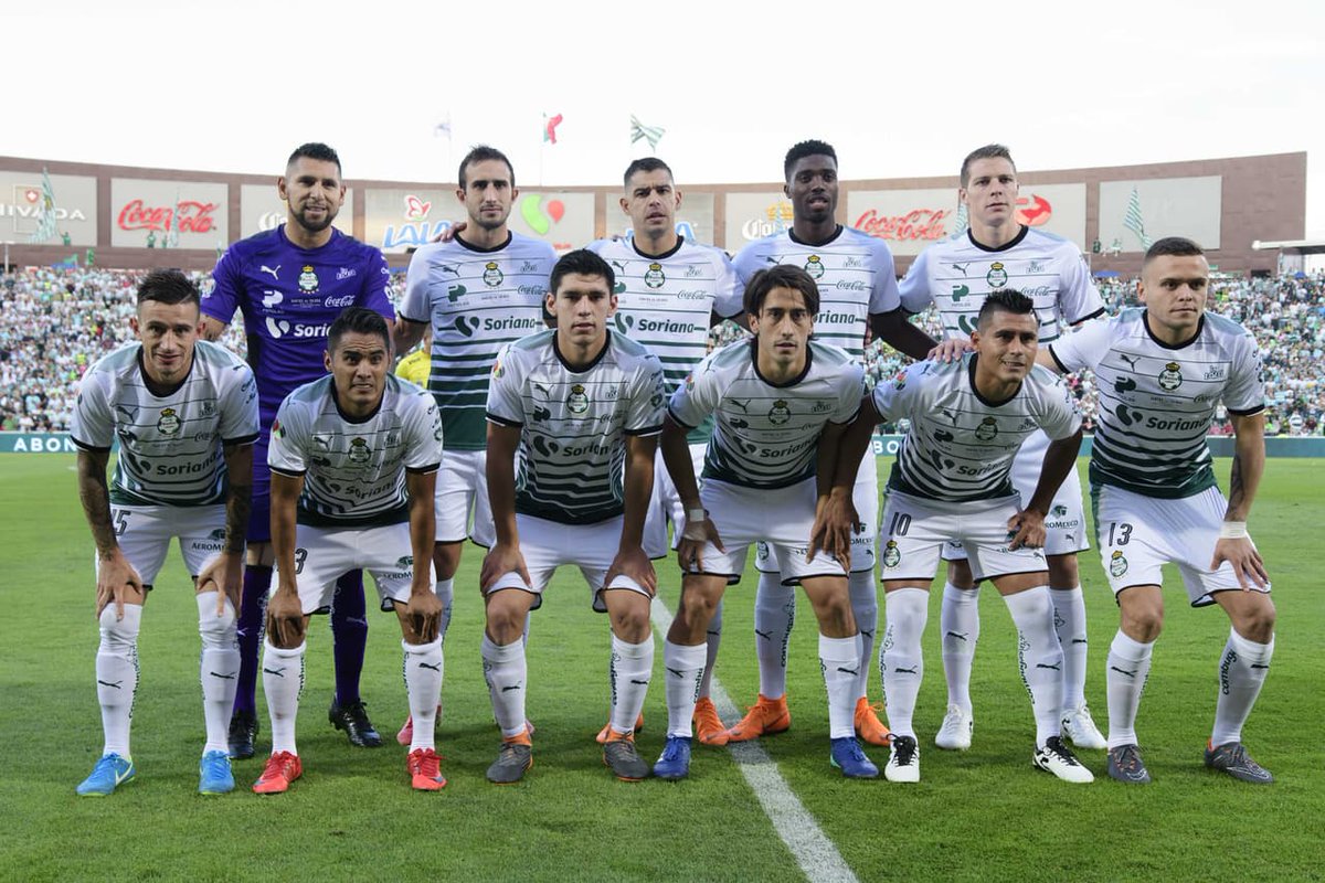 futaztecapostin's tweet photo. Cuando enfrentarte al Santos significaba encomendarte a Diosito para no comerte 4 goles mínimo https://t.co/qSesPDB7bB