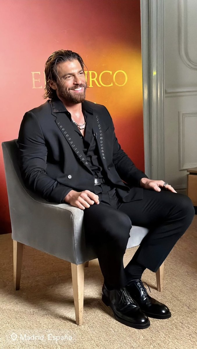 Qué cara de felicidad!
#CanYaman
#ElTurco