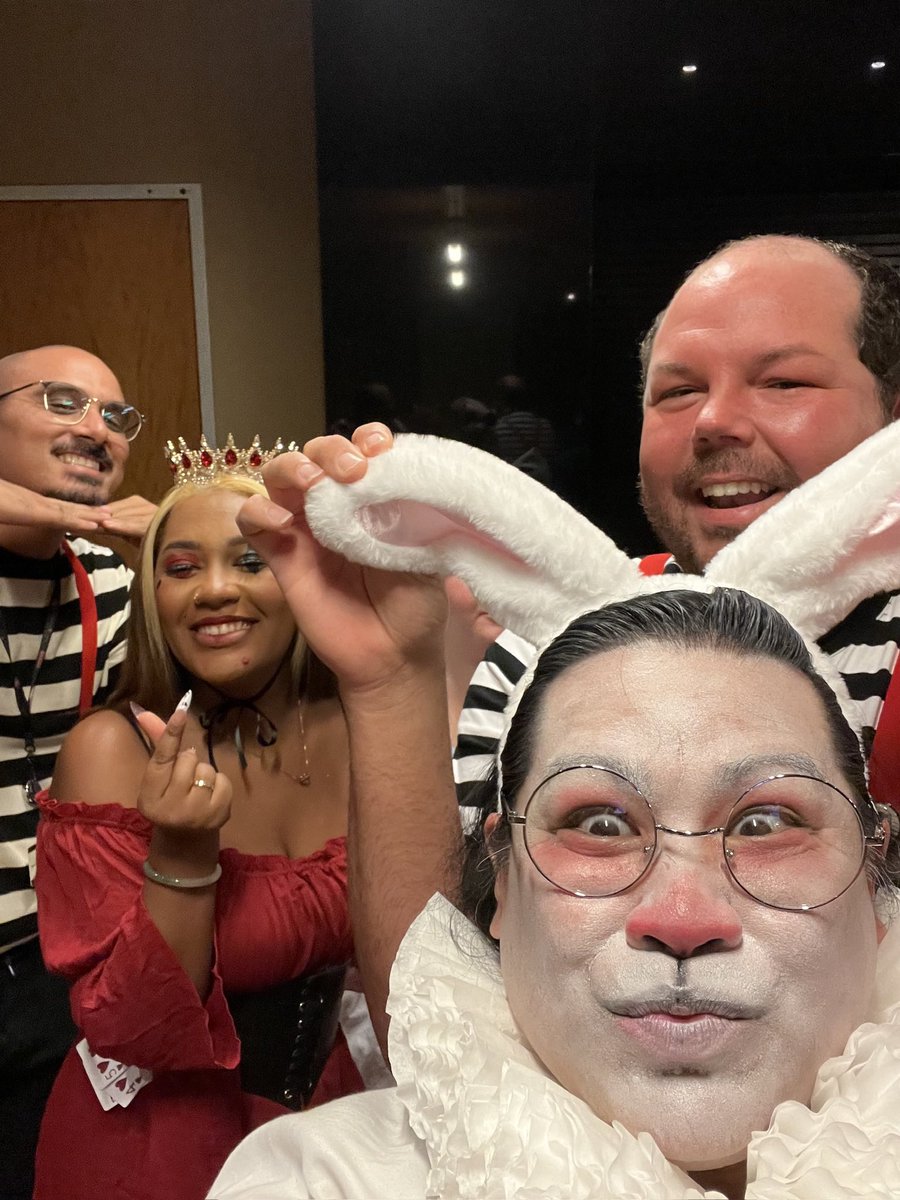 QueenJavar's tweet photo. Halloween tings #aliceinwonderland a very budget Alice lol #whiterabbit #imlateforaveryimportantdate #tiktoc https://t.co/RgkpCUnolC