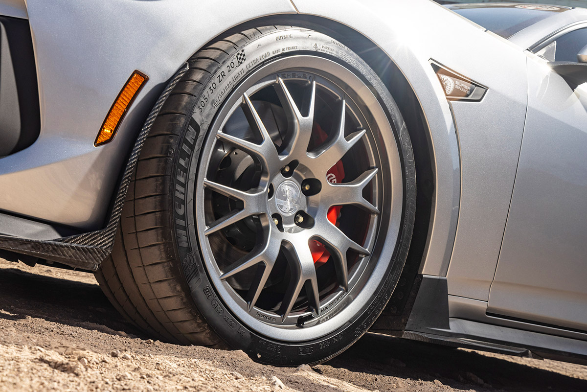 GuysGab's tweet image. Introducing the 2026 Shelby Super Snake: 830+ HP of pure American muscle (and way cheaper than the Mustang GTD) guysgab.com/introducing-th…