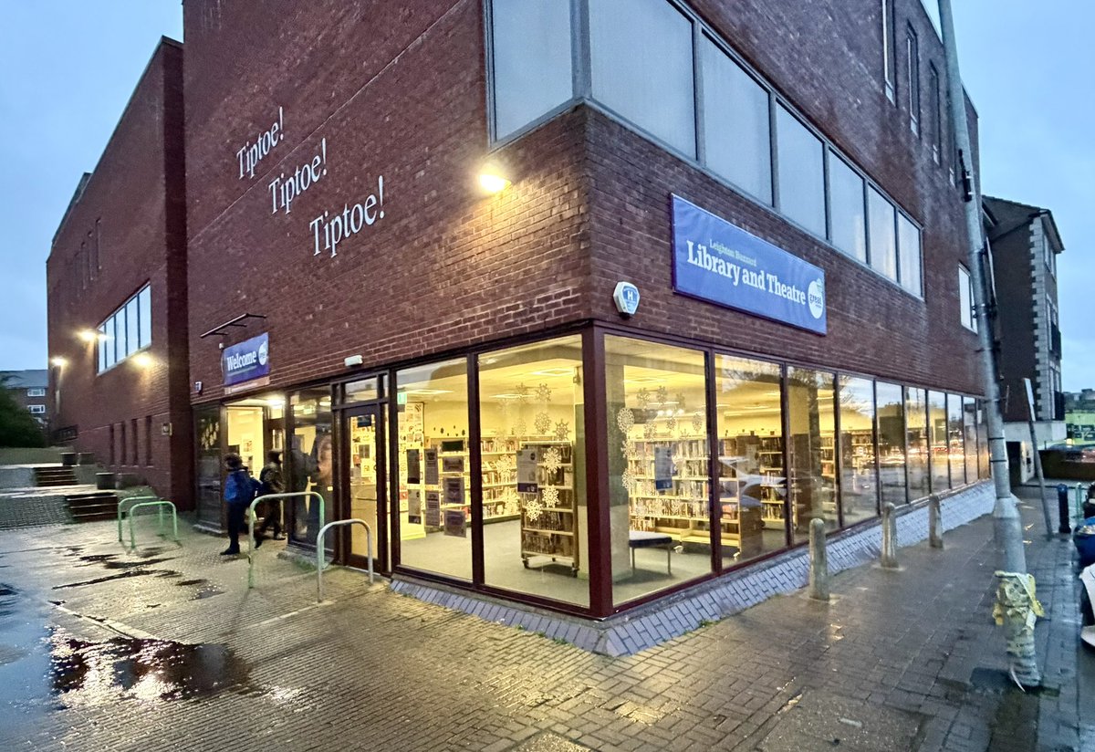 MarkVersallion's tweet image. Much upset created over the Christmas break about LB Theatre closing… but it is NOT. Spent most of today in a meeting with Exec Cllrs and senior officers before today too - to get assurance it’s NOT being proposed to be closed.

It was naughty of the LibDems to suggest it was!