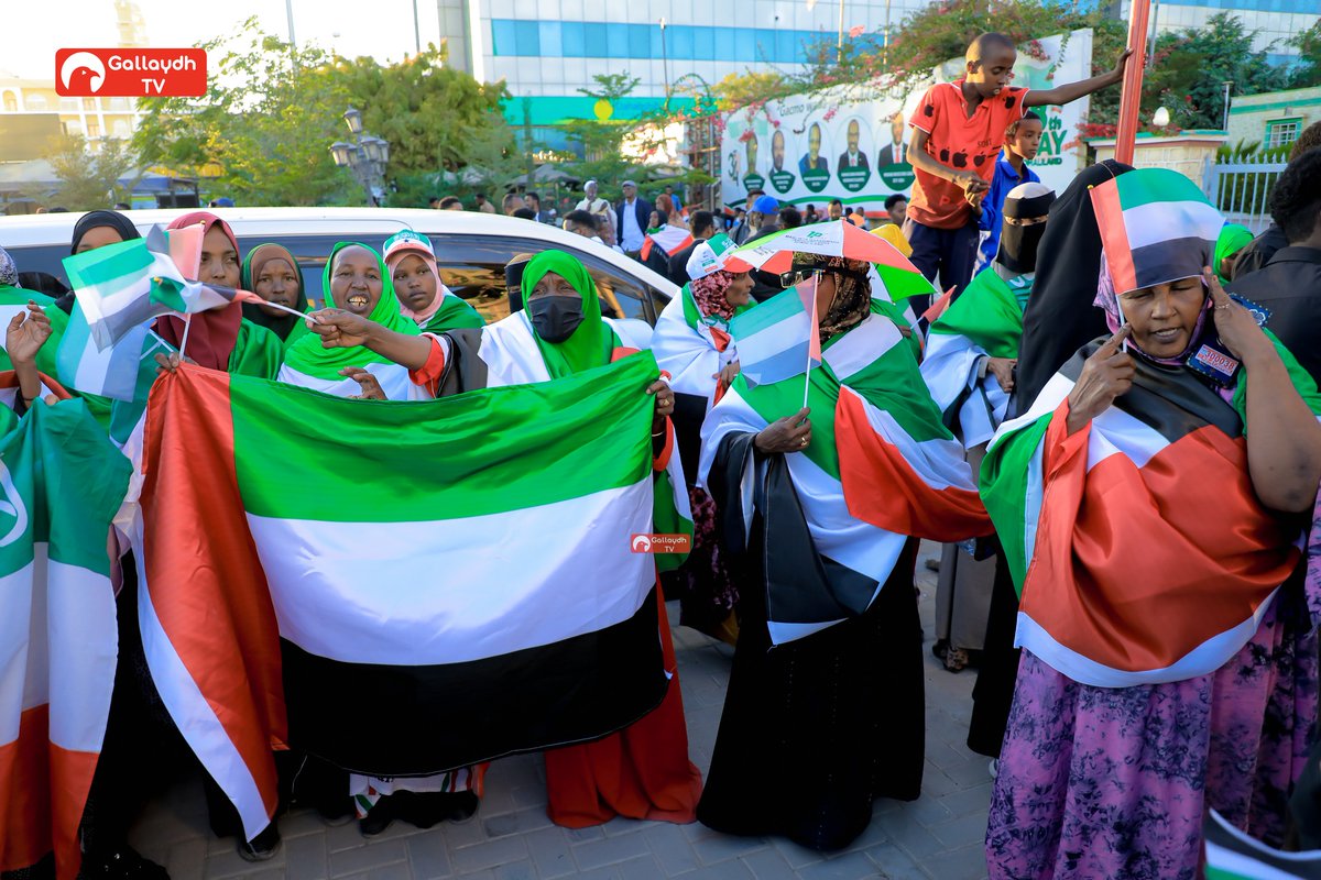 HornD_Arabic's tweet photo. 🚨 #عاجل | يحدث الآن
حشود ضخمة من أبناء أرض الصومال تمل�� شوارع هرجيسا دعمًا لـالإمارات، في مشهد يجسّد شراكة شعبية قوية بين الجانبين. 🇦🇪🤝

#UAE #Somaliland https://t.co/ALnxqgupRV