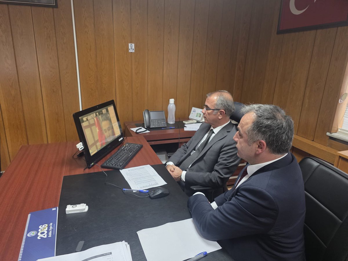 MustafaErtanAT1's tweet photo. Genel tarım sayımı 3. Re’sen kayıt çalışması kapsamında Ankara il müdürlüğünde çalışmalara başladık. İl müdürümüz ve ekibi ile değerlendirme toplantısı gerçekleştirdik. 
@ibrahimyumakli 
@trgmresmi 
@Bugemtr https://t.co/vKznBw7fgA