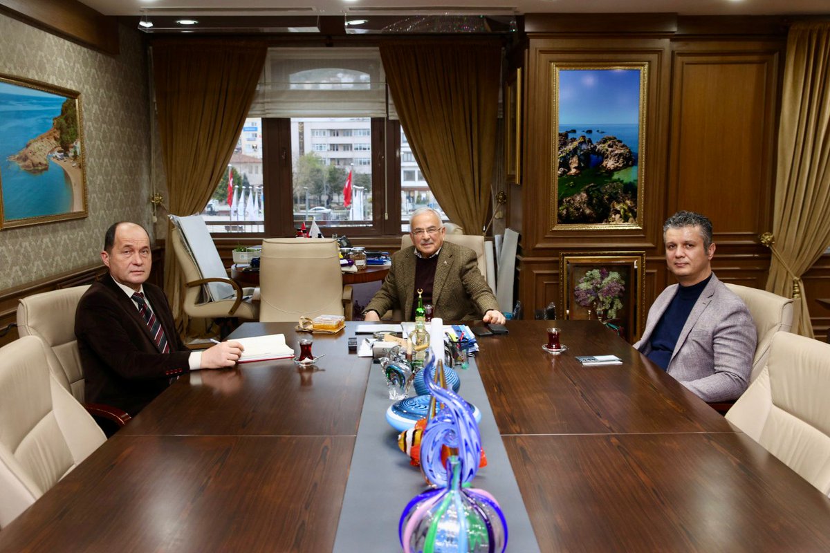 Ordu Büyükşehir Belediye Başkanımız Sayın Dr. Mehmet Hilmi GÜLER'i ziyaret ettik. İlimizde ve bölgemizde uygulanan arıcılık projelerine verdiği destekleri ve  misafirperverliği için Sayın Bakanımıza teşekkür ederiz.

<a href="/TCTarim/">T.C. Tarım ve Orman Bakanlığı</a> 
<a href="/maatalay/">Dr. M. Altuğ ATALAY</a> 
<a href="/tagemgovtr/">Tarımsal Araştırmalar ve Politikalar Genel Md.</a> 
<a href="/SCinbirtoglu/">Şeref CINBIRTOĞLU</a>