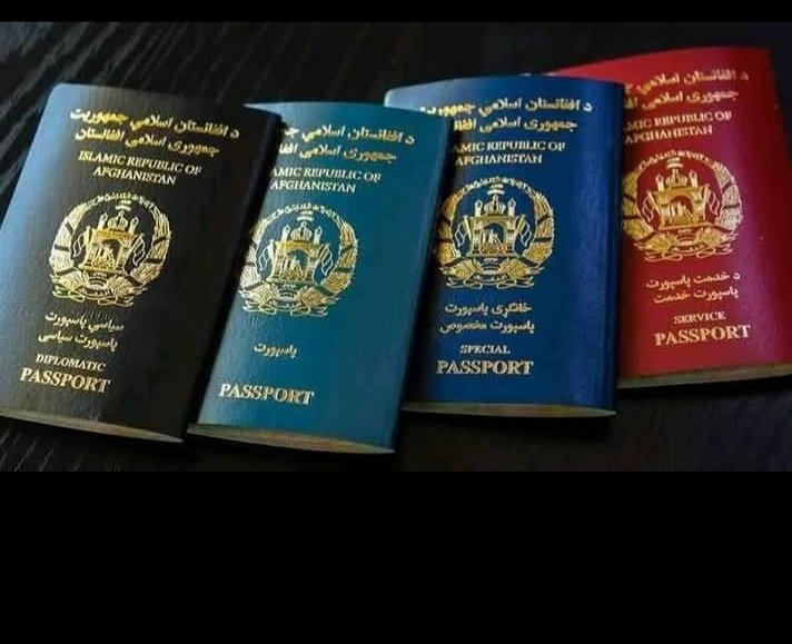 د هینلي پاسپورټ انډیکس ۲۰۲۶ کال د وروستي راپور له مخې، د افغانستان پاسپورټ یو ځل بیا د نړۍ تر ټولو کمزوری پاسپورټ نومول شوی دی.
د درجه بندۍ په سر کې، سینګاپور د دریم ځل لپاره د نړۍ ترټولو پیاوړی پاسپورټ لري، چې لرونکي یې د مخکینۍ ویزې پرته ۱۹۲ ځایونو ته سفر کولی شي.