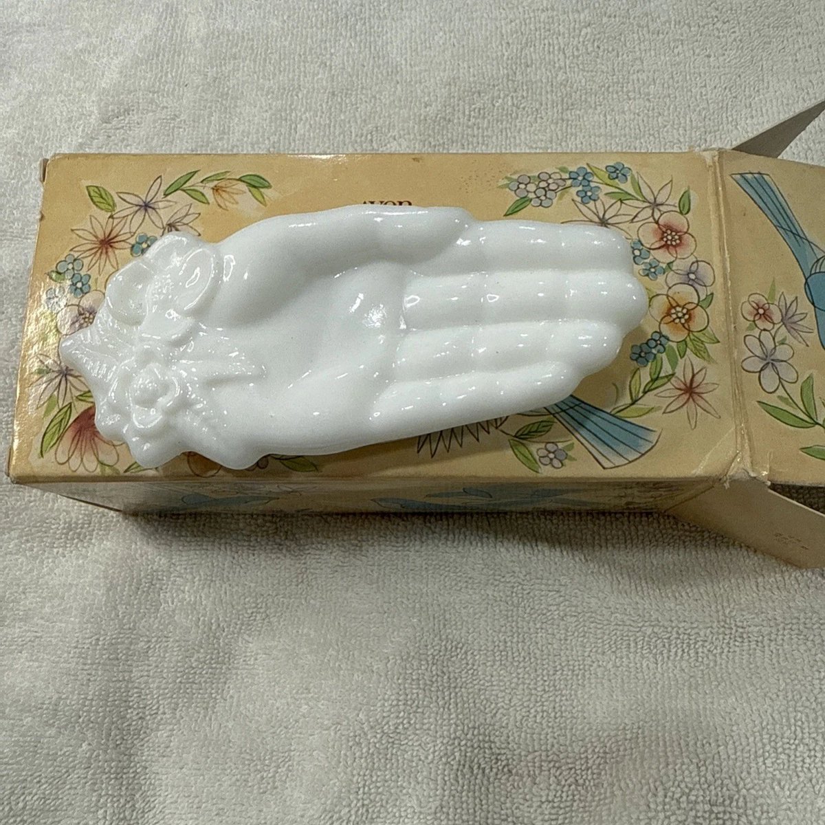 hope__island's tweet image. Avon...