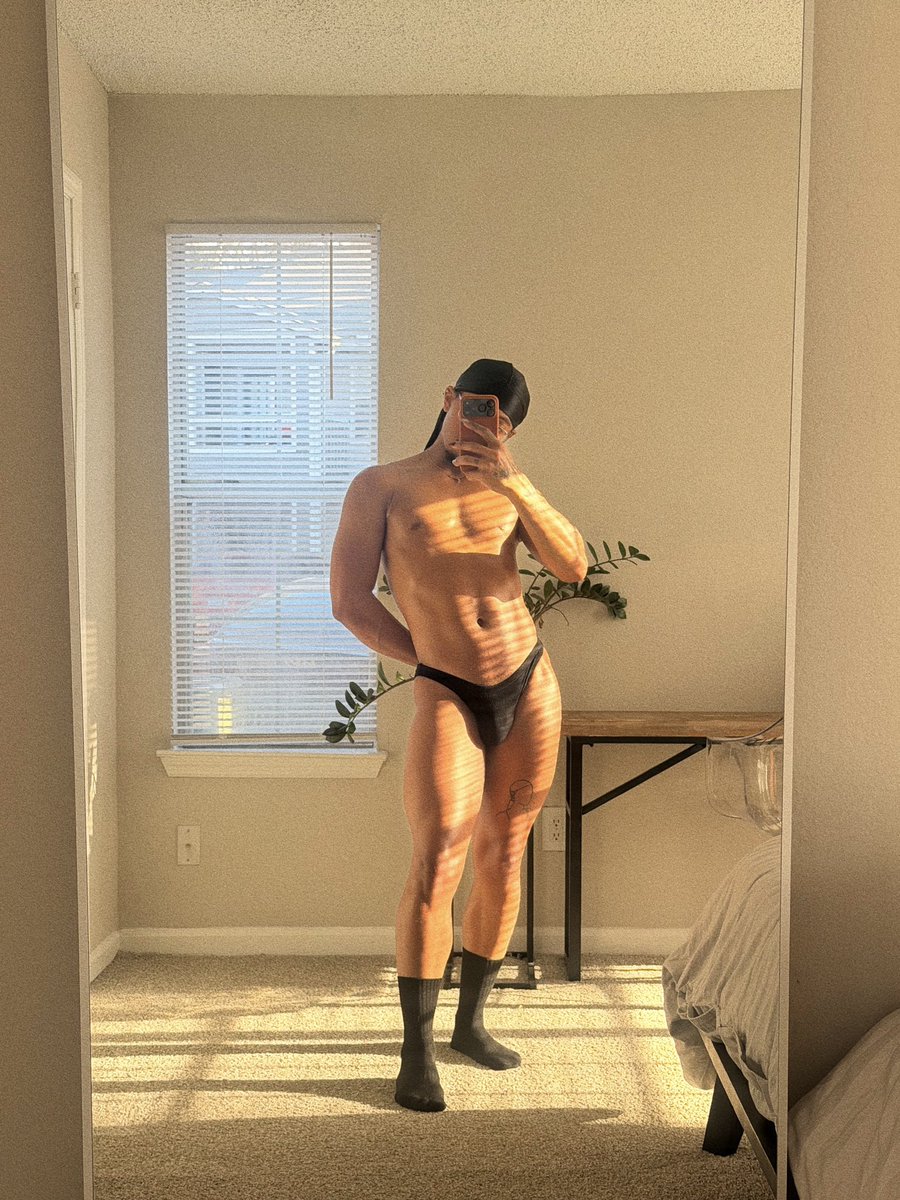 theo ᥫ᭡ tweet media