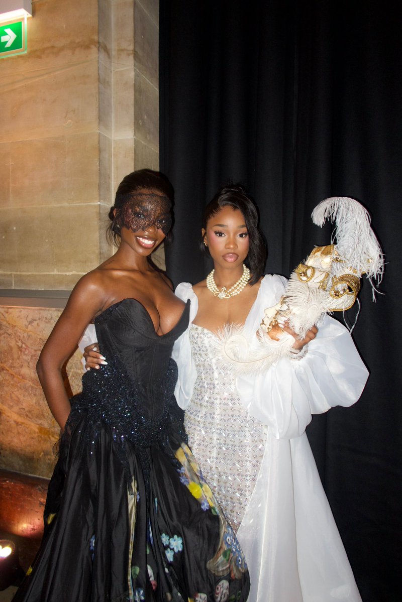 liz_shona's tweet image. Les diamants de la saison !😍 @LashaeAsh elle est si gentille 💕