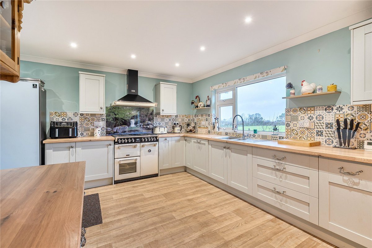 #Roskorwell #Helston #Cornwall
#Equestrianproperty #forsale
OIEO £800,000

Set within over 9 acres of grounds this 3 bedroom bungalow offers a home and a fully realised #equestrian lifestyle. 

jackson-stops.co.uk/properties/213…

<a href="/horseandhound/">Horse & Hound</a> <a href="/GBEquestrian/">GB Equestrian</a>