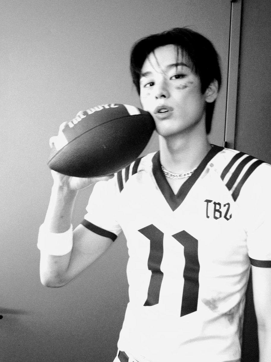 HALFOFLAME's tweet image. I know I’ll always win.