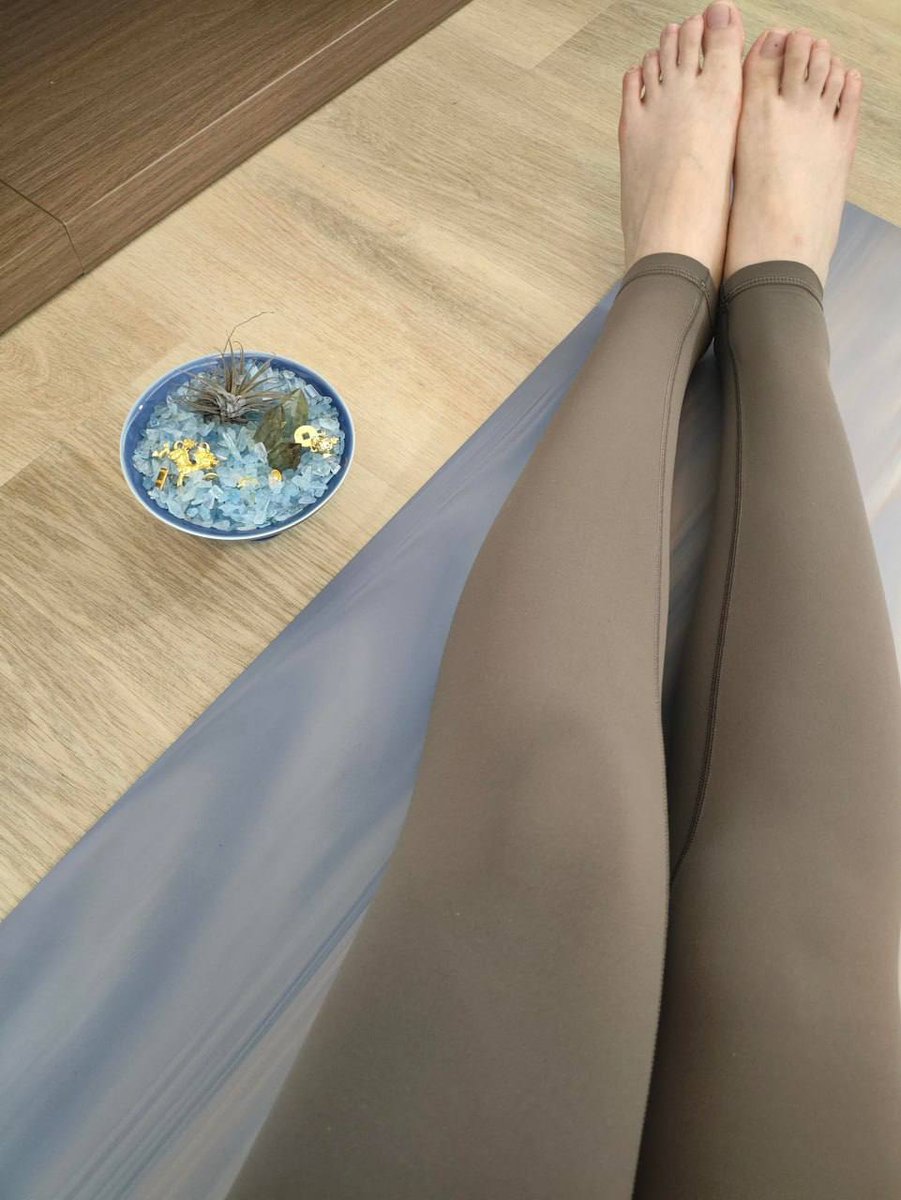 Soft__Eclipse's tweet image. A quiet corner of my own, where my energy quietly finds its way back.