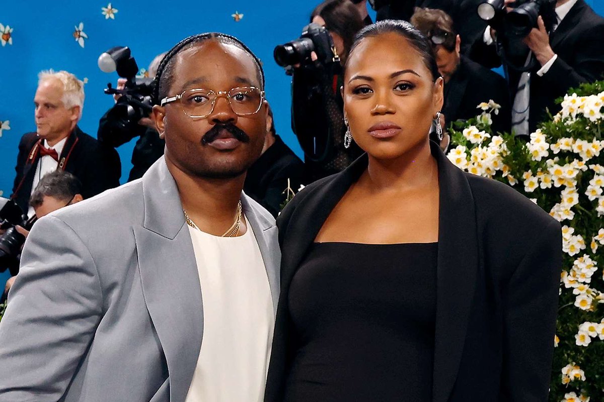 sagebeatlove_'s tweet image. “Lightskin, damn near white passing (like Coogler’s wife)”