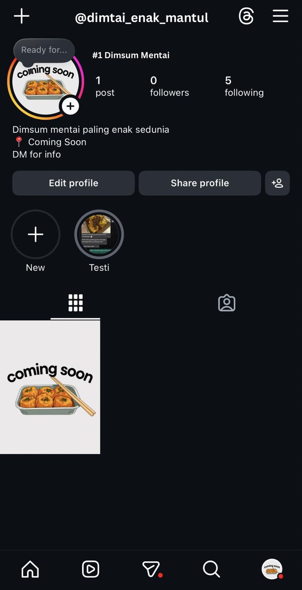 eventhoally's tweet image. akal-akalan akun dimsum mentai yang dibuat dengan prinsip 'yang penting meyakinkan' pake templet dan element canva cuman buat iyo ngestalkin ignya eyi tiap detik (dia takut eyi risih kalo ngestalknya pake akun asli karna pasti ketauan bgt mantenginnya) 🙏🏻
