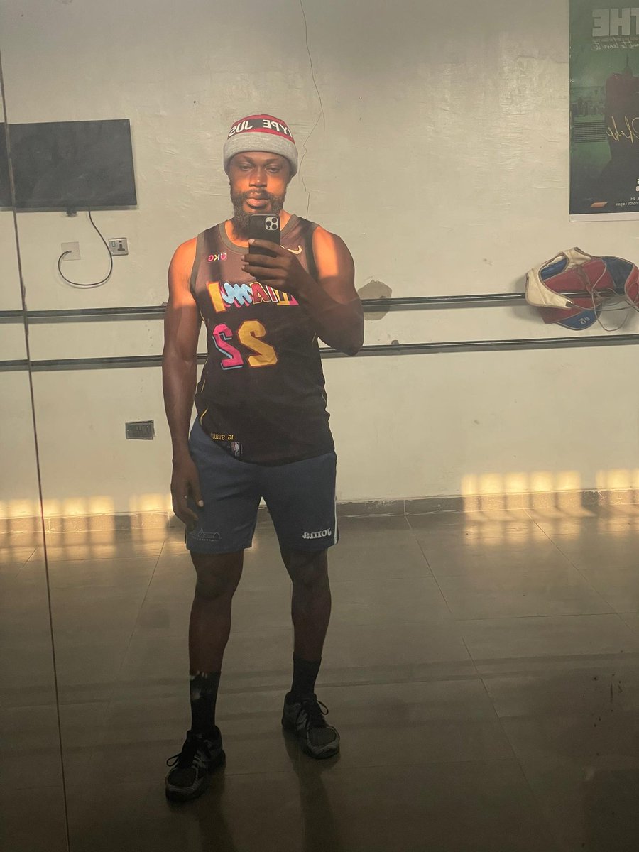 Geoblaz's tweet image. Normally that Ghanian ref e no go better for am.

#GhanaNews #Ghanatrends