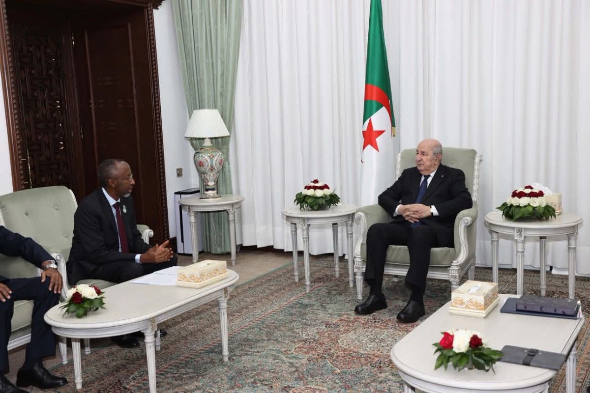Algeria_MFA's tweet image. رئيس الجمهورية، السيد @TebbouneAmadjid يستقبل السيد فارح شيخ عبد القادر محمد، المبعوث الخاص وحامل رسالة من رئيس جمهورية الصومال الفيدرالية، وزير التربية والتعليم العالي، وكذا الوفد المرافق له.

🇩🇿🇸🇴
facebook.com/share/p/1D4VjK…