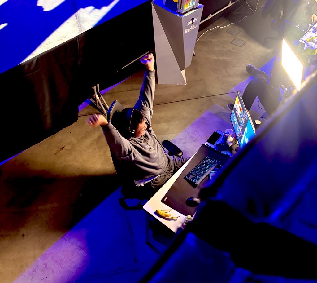 あっすん@歌絵師(笑)🍟 tweet media