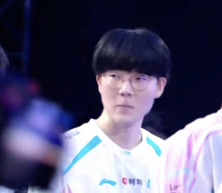 woojebestop's tweet image. Lmao #Bluespring