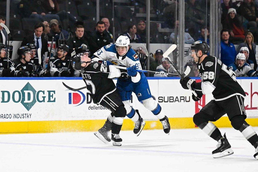 Zakhar Bardakov has been recalled by the Avs from the Colorado Eagles. In one game with the Eagles he had 1 goal, was +1, had 3 SOG in roughly 14 minutes of ice time. The Avs play Nashville tomorrow. #Avs #GoAvsGo