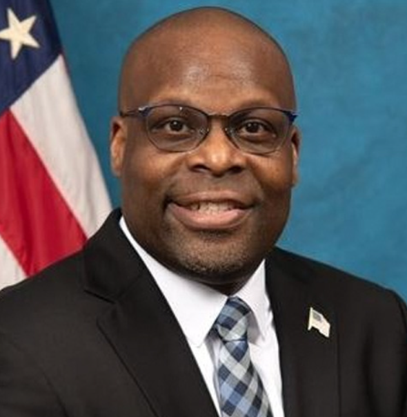 NizNellie3's tweet image. The FBI SAC  of Minneapolis is Alvin Winston. He was appointed by Director Chris Wray in 2023. He's still in charge. Kash Patel never fired him. Before you can fight a war and defeat your enemy, you actually need relentless, vicious leaders who know wtf they're doing.