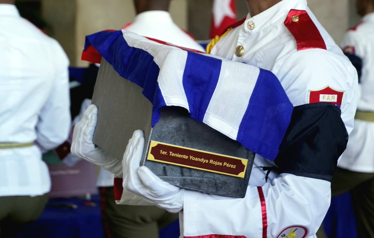 Fieles a la defensa de la Patria, nuestros compatriotas cumplieron heroicamente con su deber. #HonoryGloria #CubaNoSeRinde #CubaEsDignidad #GobiernoUSAAsesino