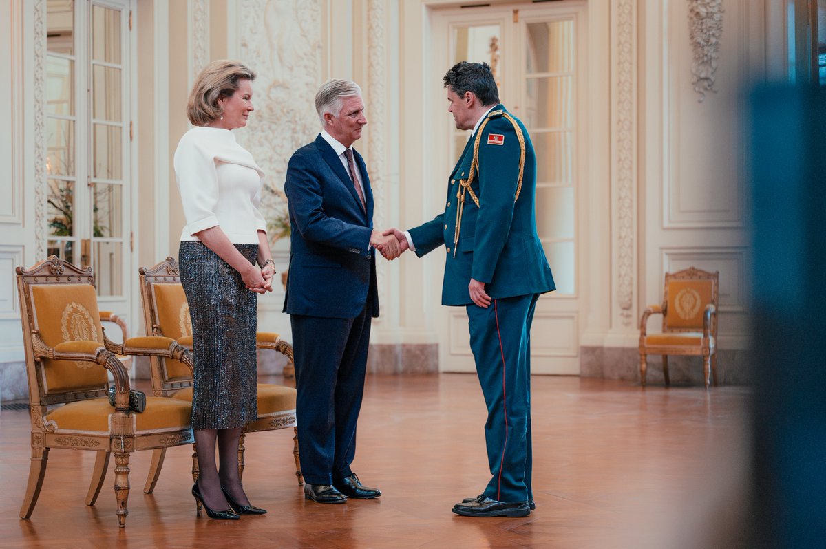 MonarchieBe's tweet image. 🥂 Le Roi et la Reine reçoivent les responsables civils et militaires de l’OTAN et les représentants de ses Etats membres pour une réception de Nouvel An au Château de Laeken.