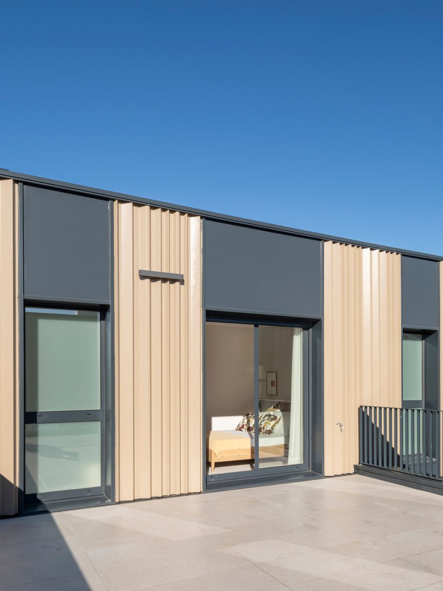 📍Su proximidad a las playas del Atlántico, rodeado de naturaleza y con <a href="/GolfXaz/">Golf Xaz</a> como uno de sus principales polos de atracción, Finca de Xaz es el nuevo destino residencial de #ACoruña, en el prestigioso municipio de #Oleiros. 

Un hogar que respira calma y energía 🌿