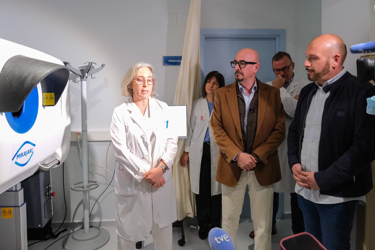 cantabriaes's tweet image. 🥼👀 El Hospital de Laredo incorpora el primer robot de ayuda diagnóstica en #Oftalmología para:

📌 agilizar la #atención
📌 reducir las #demoras y 
📌 disminuir las #listasdeespera

ℹ️👉🏻 bit.ly/3NirnXz