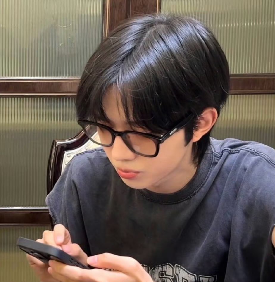 babebiiyou's tweet image. แล้วพี่ใสแว่นไปเดทอ่ะเข้าใจป่ะโคตรเนิร์ดตี๋แว่นเสาหลักเกย์รุก♥️